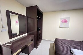 Lucky Inn Suites