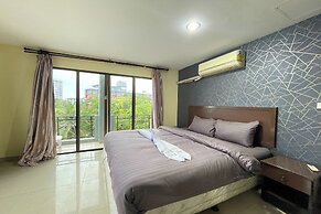 Lucky Inn Suites