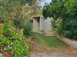 GARDEN HOTEL