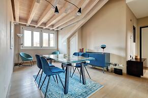 Elegant apt with parking and balcony