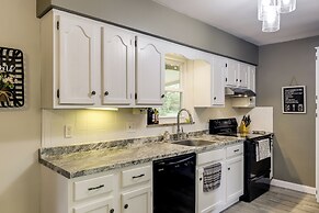 10 Mi to Dtwn Cincinnati: Home w/ Patio & Yard!