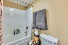 6 Mi to Lake Liberty: Pet-friendly Home w/ Yard
