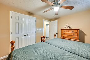 6 Mi to Lake Liberty: Pet-friendly Home w/ Yard