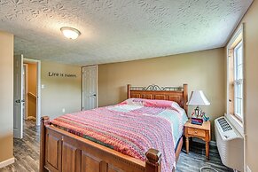 6 Mi to Lake Liberty: Pet-friendly Home w/ Yard