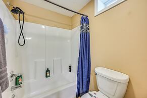 6 Mi to Lake Liberty: Pet-friendly Home w/ Yard