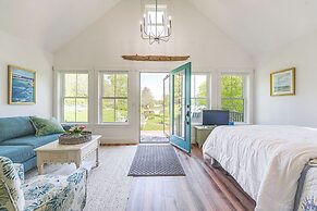 Oceanfront Studio w/ Private Dock in Harpswell!