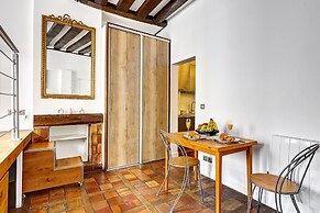 Elegant Studio in Le Marais - Sleeps 4