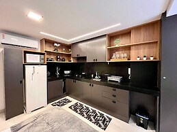 Hyde Park Select - by Living