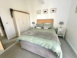 3 Bed-sleeps 6-garden-parking-pets