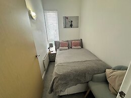 3 Bed-sleeps 6-garden-parking-pets