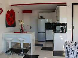 Seafront Apartment Sea Relax With Private Pool