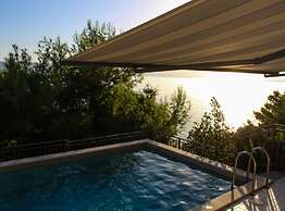 Seafront Apartment Sea Relax With Private Pool