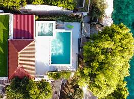 Seafront Apartment Sea Relax With Private Pool
