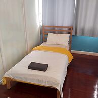 Aran hostel &Cafe Ngamwongwan