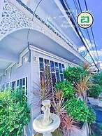 Aran hostel &Cafe Ngamwongwan