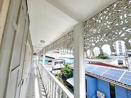 Aran hostel &Cafe Ngamwongwan