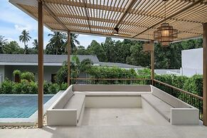 Tropical Poolside Retreat by Sea N' Rent