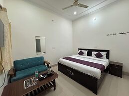 Murli Manohar Palace