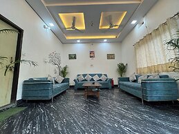 Murli Manohar Palace