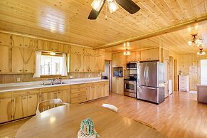 Hackensack Waterfront Retreat on Tenmile Lake