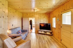 Hackensack Waterfront Retreat on Tenmile Lake