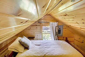 Hackensack Waterfront Retreat on Tenmile Lake