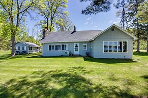 Hackensack Waterfront Retreat on Tenmile Lake