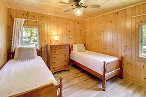 Hackensack Waterfront Retreat on Tenmile Lake