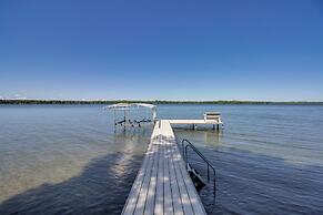 Hackensack Waterfront Retreat on Tenmile Lake