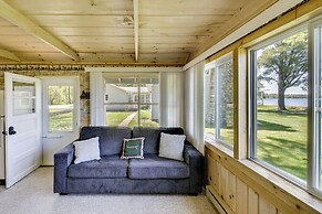 Hackensack Waterfront Retreat on Tenmile Lake