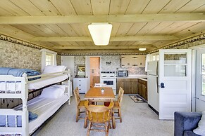 Hackensack Waterfront Retreat on Tenmile Lake