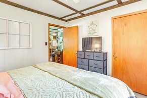 < 1/2 Mi to Lake: Secluded Gem in Cherokee Village