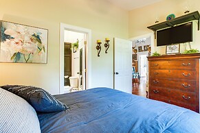 Hot Tub & Fire Pit: Rockbridge Getaway!