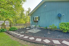 Hot Tub & Fire Pit: Rockbridge Getaway!