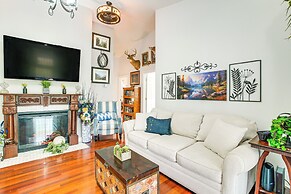 Hot Tub & Fire Pit: Rockbridge Getaway!