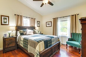 Hot Tub & Fire Pit: Rockbridge Getaway!