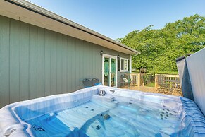 Hot Tub & Fire Pit: Rockbridge Getaway!
