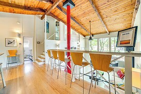 Waterfront Gem on Cedar Creek Lake w/ Deck + Games