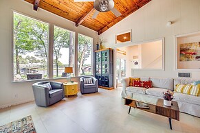 Waterfront Gem on Cedar Creek Lake w/ Deck + Games