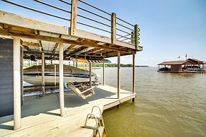 Waterfront Gem on Cedar Creek Lake w/ Deck + Games