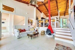 Waterfront Gem on Cedar Creek Lake w/ Deck + Games