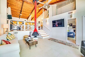 Waterfront Gem on Cedar Creek Lake w/ Deck + Games