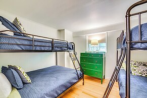 Waterfront Gem on Cedar Creek Lake w/ Deck + Games