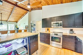 Waterfront Gem on Cedar Creek Lake w/ Deck + Games