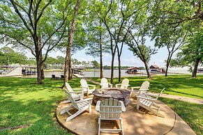 Waterfront Gem on Cedar Creek Lake w/ Deck + Games