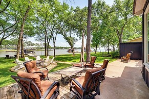 Waterfront Gem on Cedar Creek Lake w/ Deck + Games