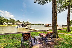 Waterfront Gem on Cedar Creek Lake w/ Deck + Games