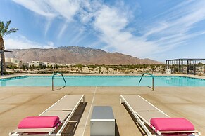 Desert Oasis in Palm Springs w/ Resort-style Perks