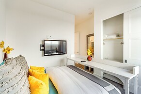 Desert Oasis in Palm Springs w/ Resort-style Perks