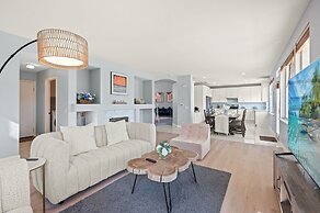 Bright Designer Home w Pool Near Everything